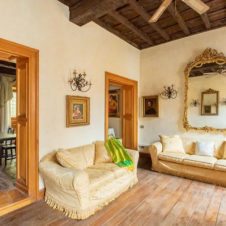 Iflat Golden Gem In Trevi *