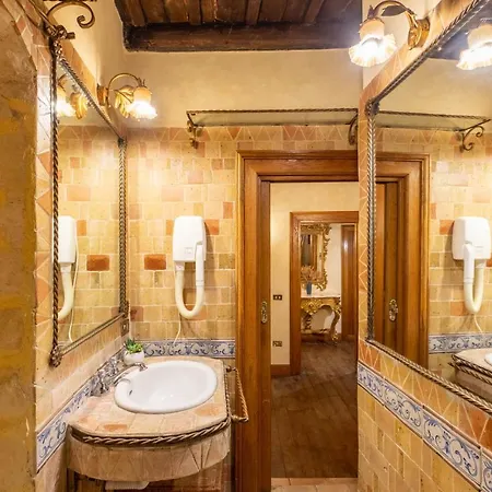 Iflat Golden Gem In Trevi Rome