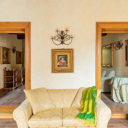 Apartment Iflat Golden Gem In Trevi *