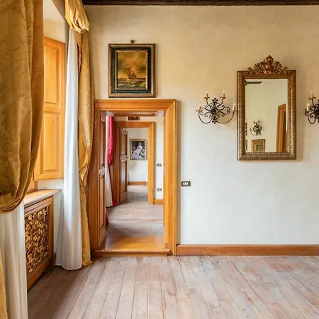 Iflat Golden Gem In Trevi