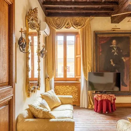 Apartment Iflat Golden Gem In Trevi *