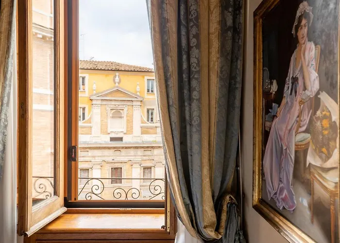 Iflat Exclusive 18Th Century Residence At Trevi Fountain Roma