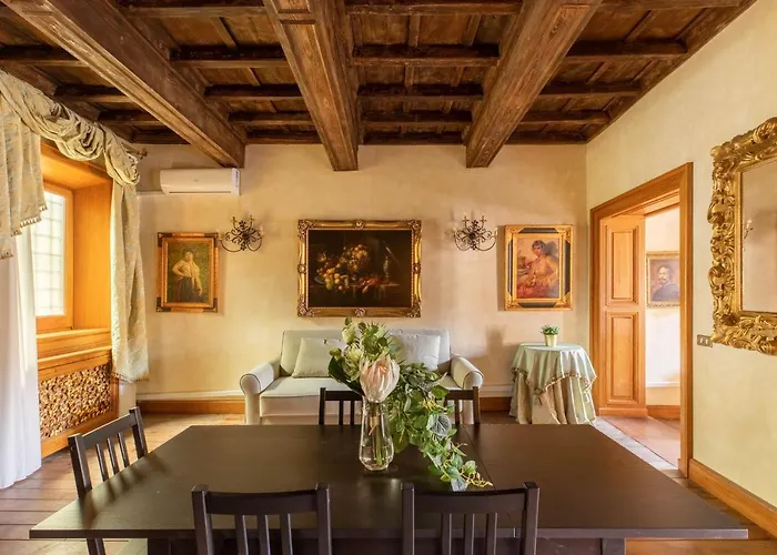 Iflat Exclusive 18Th Century Residence At Trevi Fountain * Roma