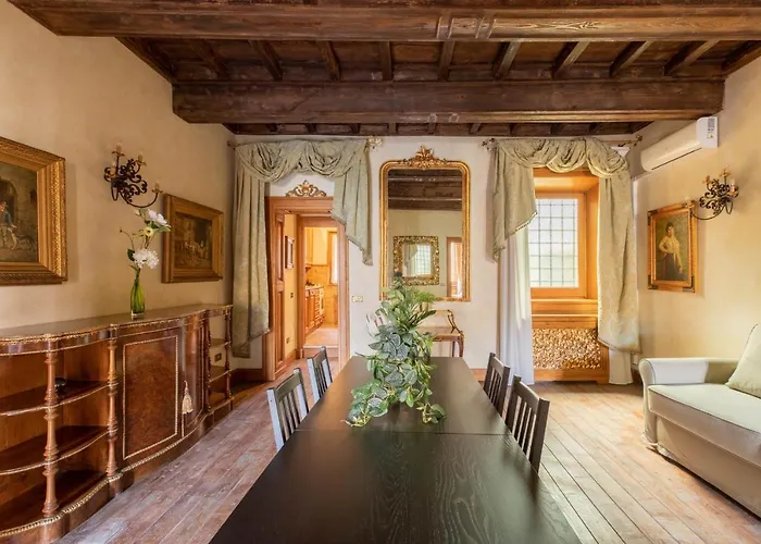 Iflat Exclusive 18Th Century Residence At Trevi Fountain *